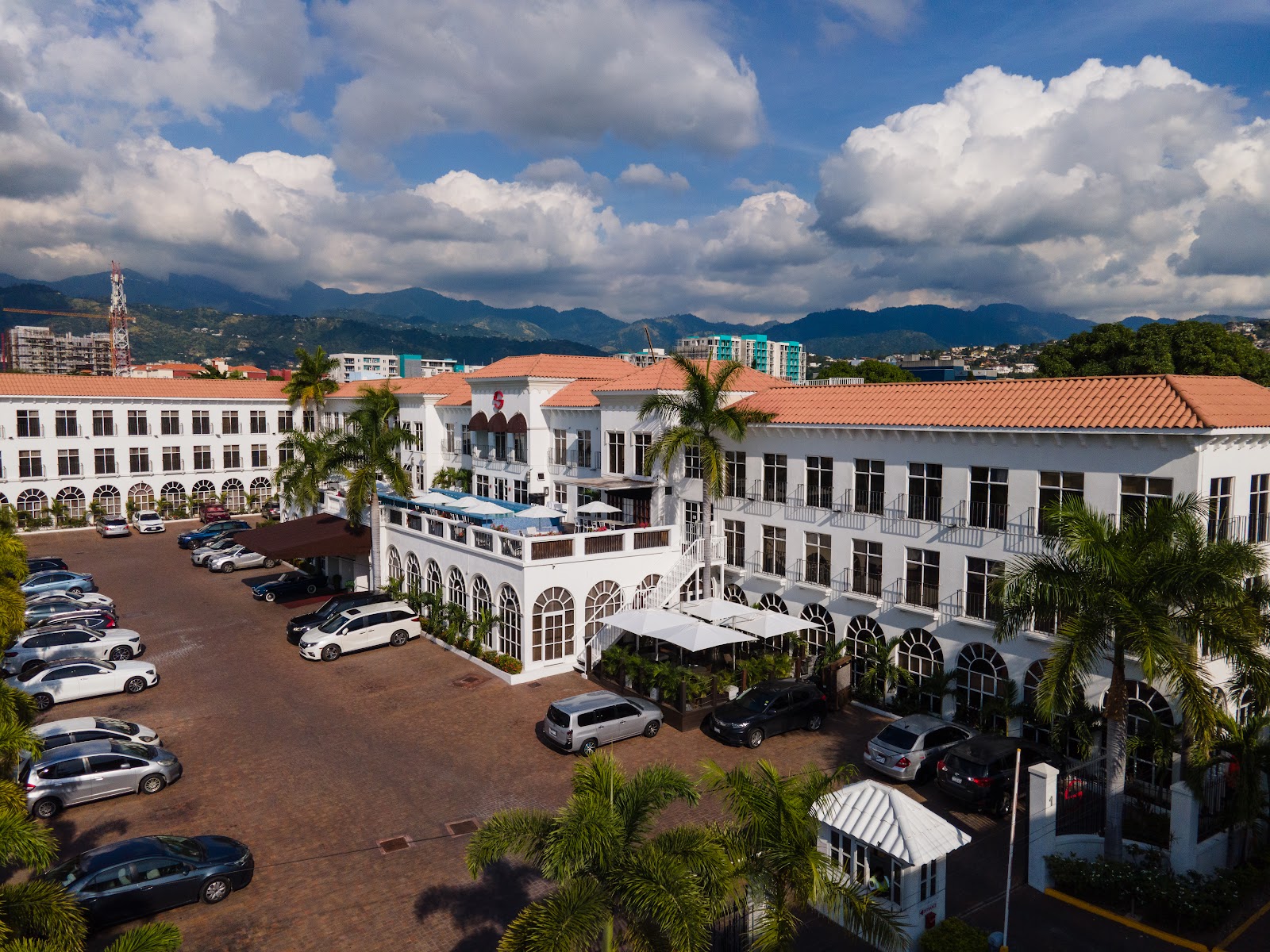 S Hotel — Kingston