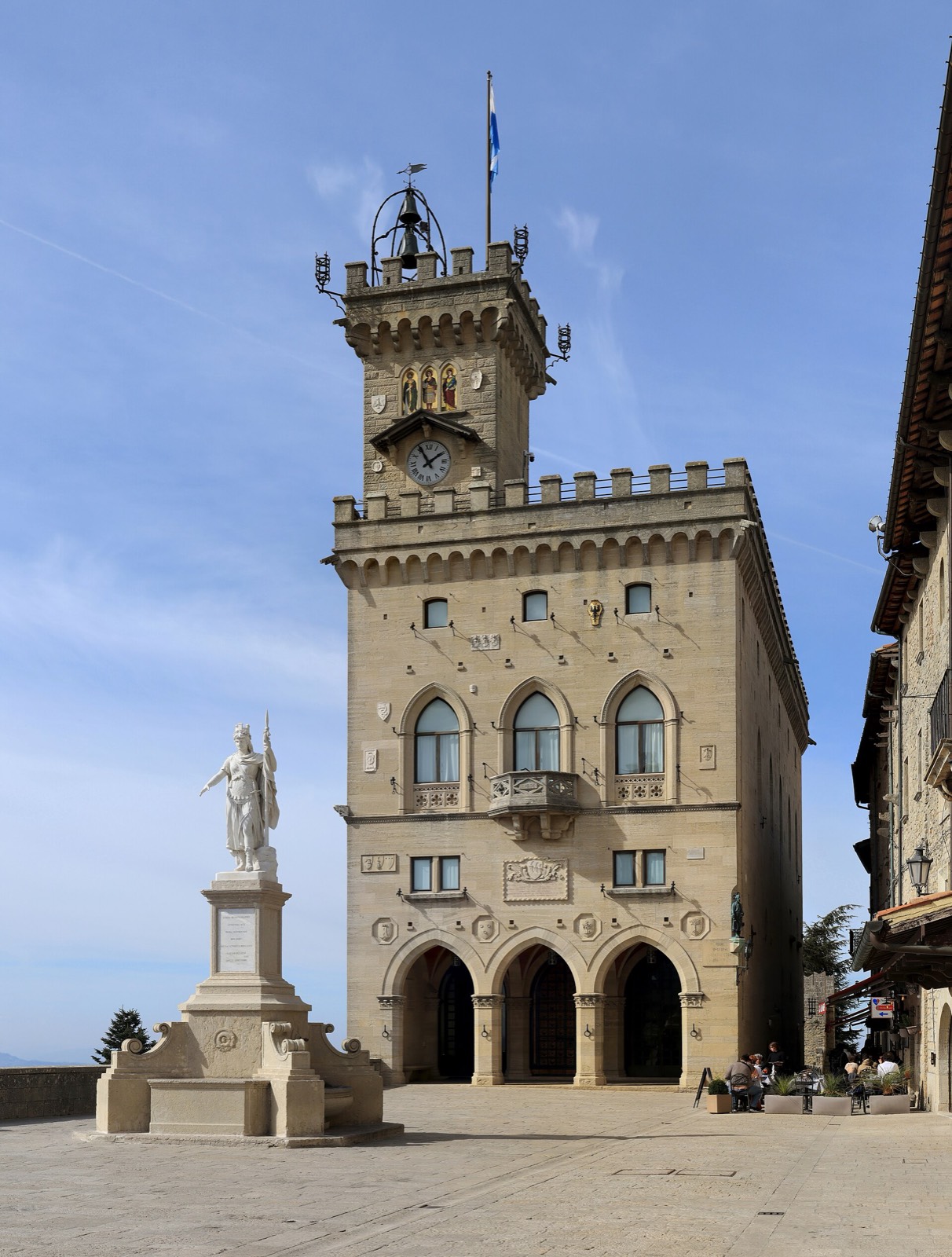 Piazza della Libertà mit Palazzo Pubblico — San Marino