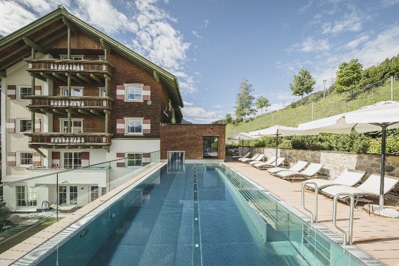 Hotel Schwarzer Adler — St. Anton am Arlberg