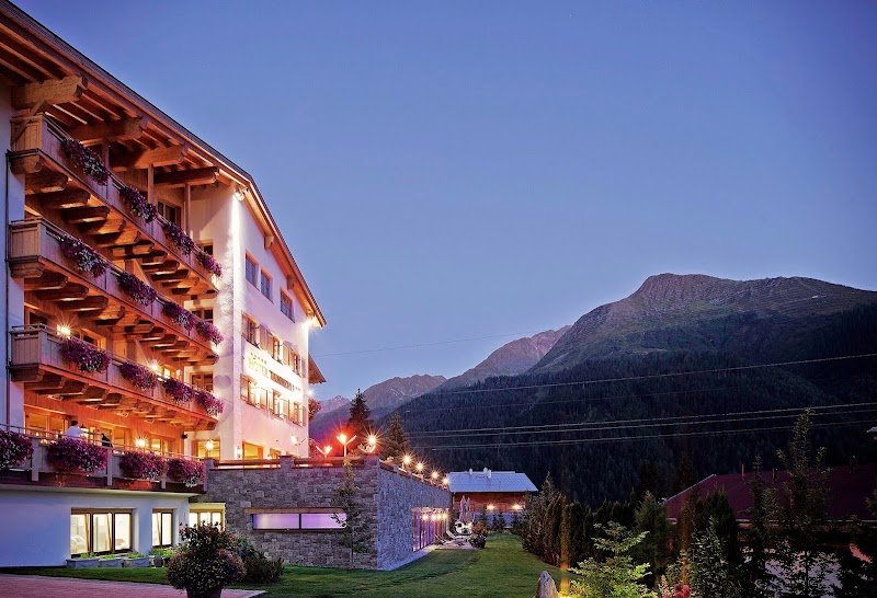 Hotel Tannenhof — St. Anton am Arlberg
