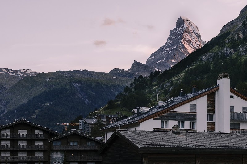 SCHLOSS Hotel Zermatt nähe Bahnhof mit Spa & Yoga — Zermatt
