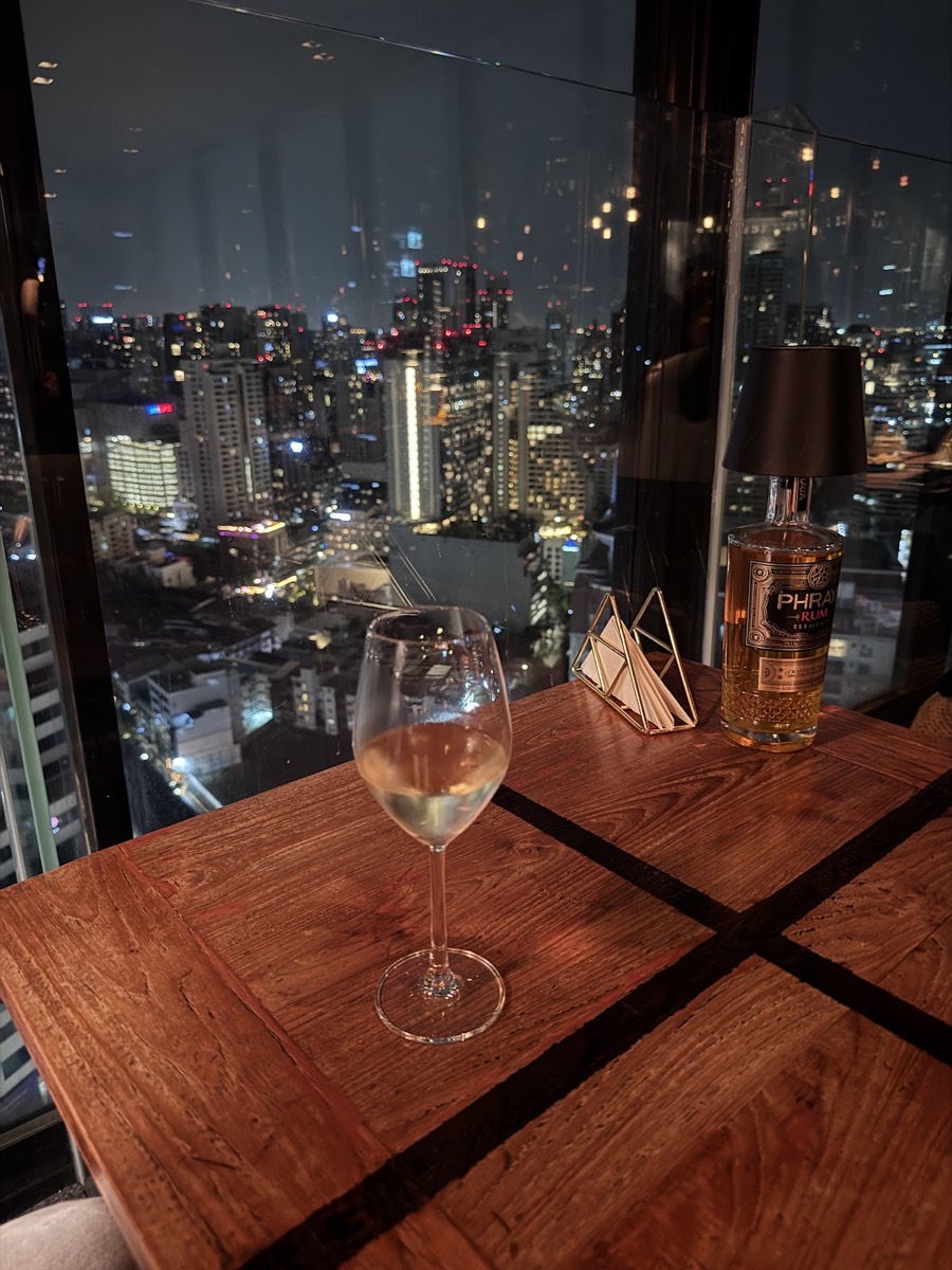 Bangkok Heightz Rooftop (Restaurant & Bar 39th floor)