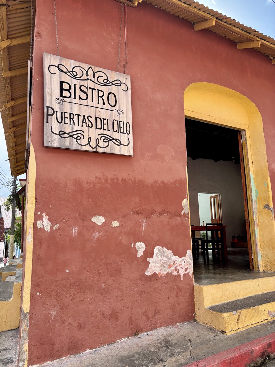 Bistro Puertas del Cielo — Flores & Tikal