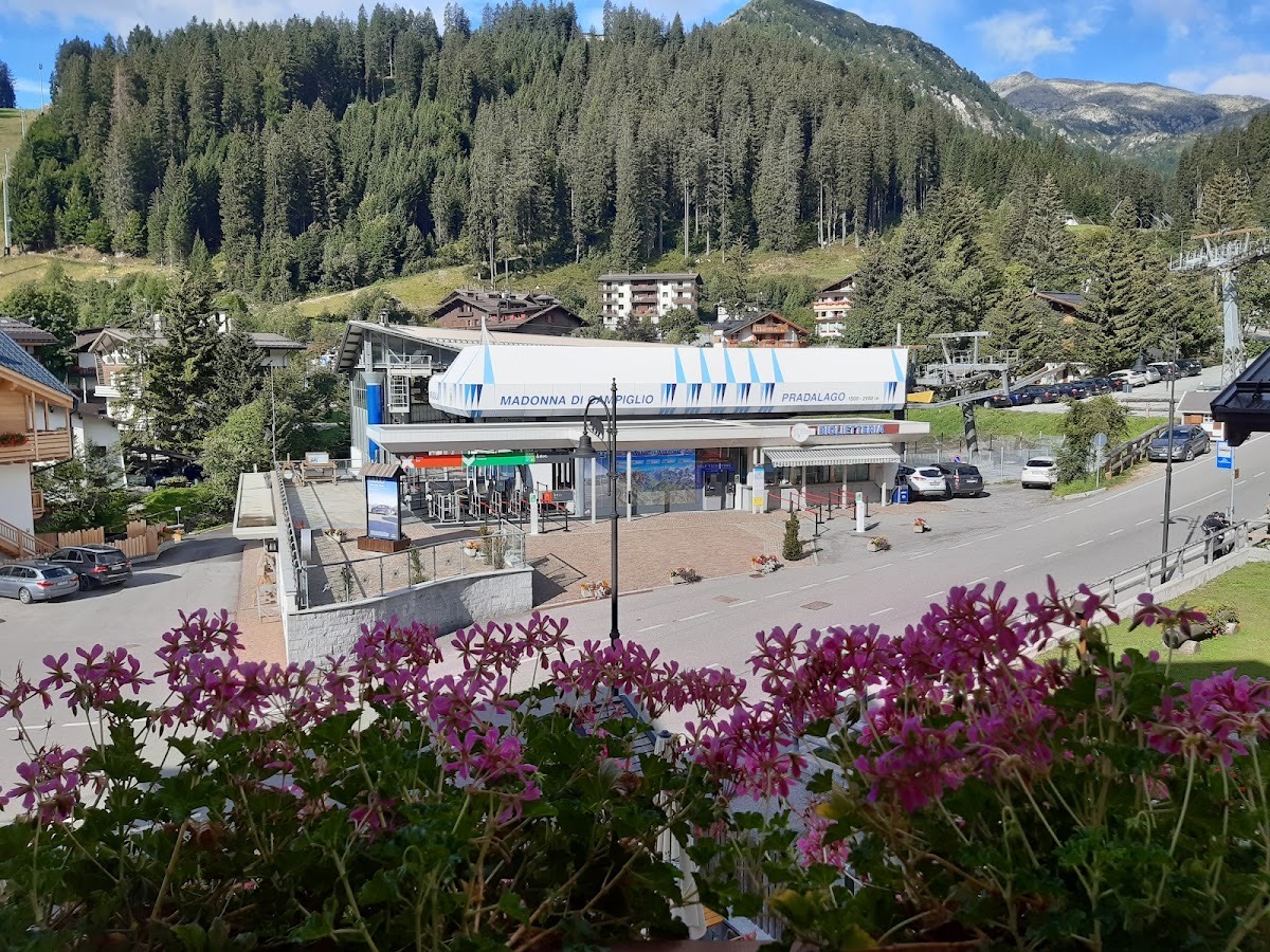 Cabinovia Pradalago — Madonna di Campiglio