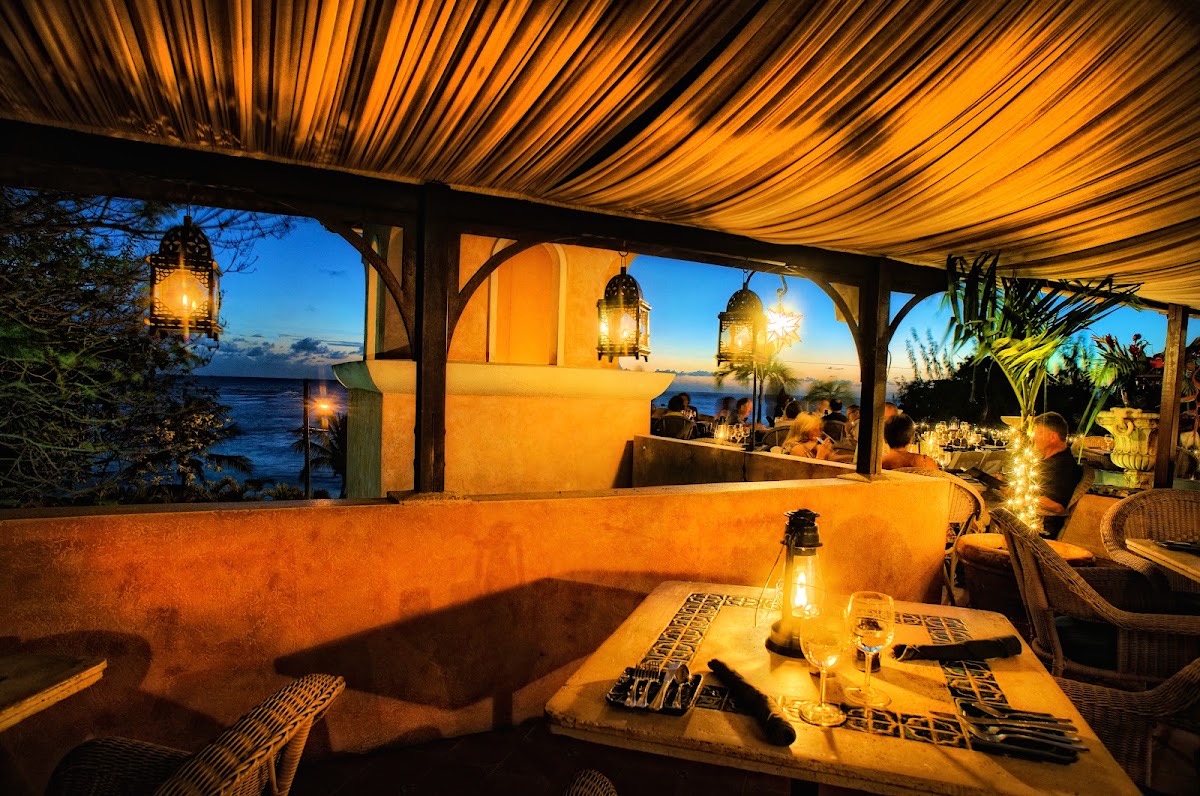 Café Luna Barbados — Oistins
