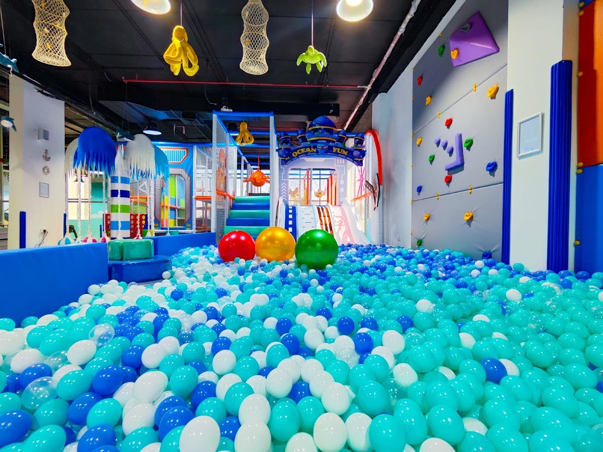 Cheeky lolo Entertainment — Ras Al Khaimah
