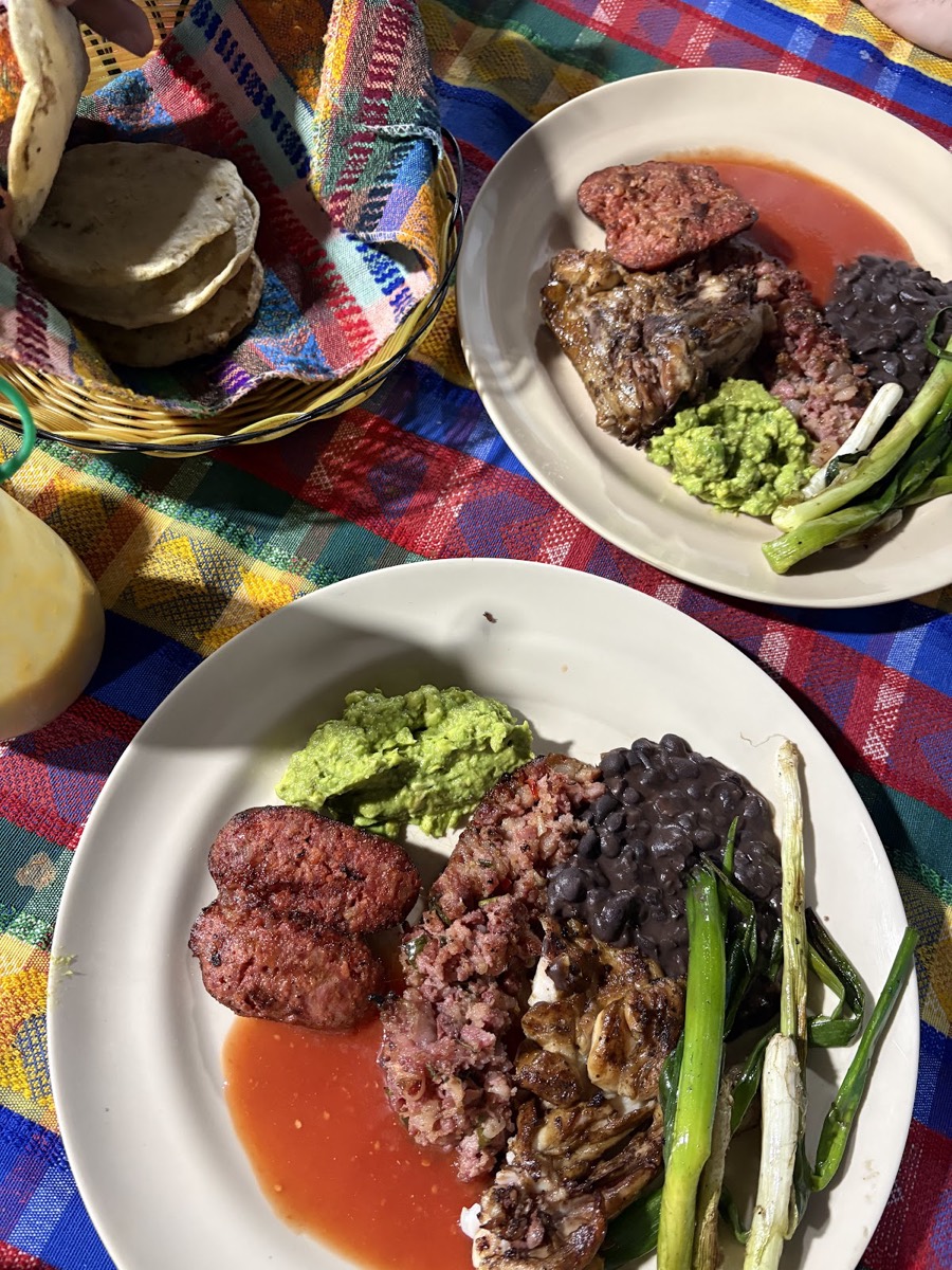 Churrascos el Muñeco Panajachel — Lago Atitlán