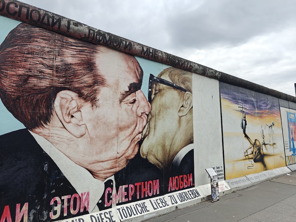 East Side Gallery — Berlin