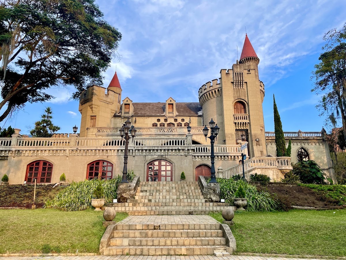 El Castillo Museum and Gardens — Medellín