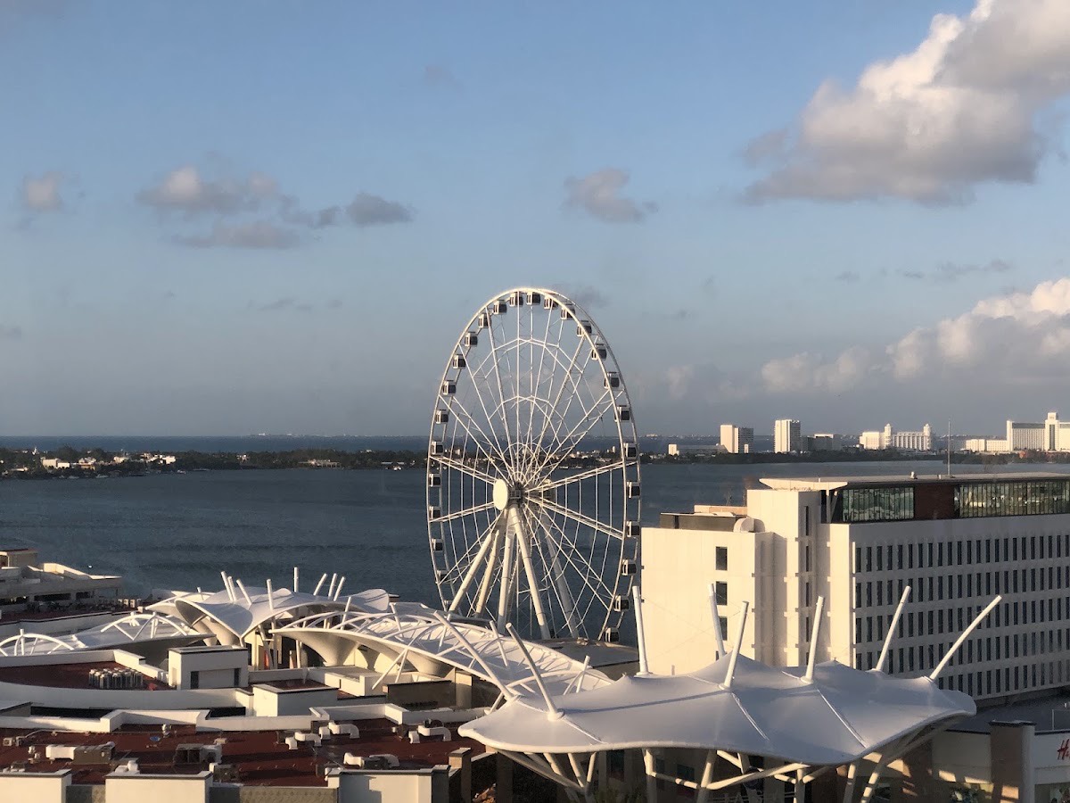 Ferris Wheel Cancun — Cancun