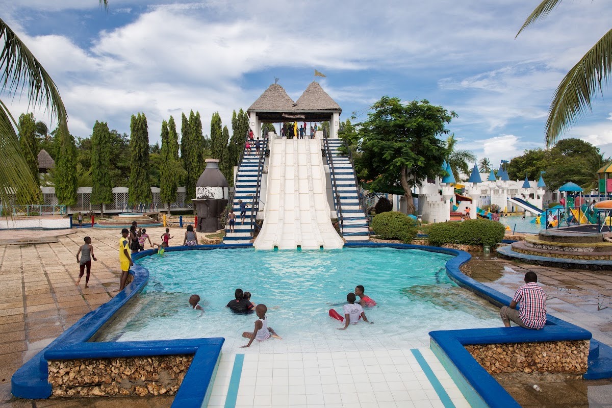 Kunduchi Wet "N" Wild Water Park — Dar es Salaam