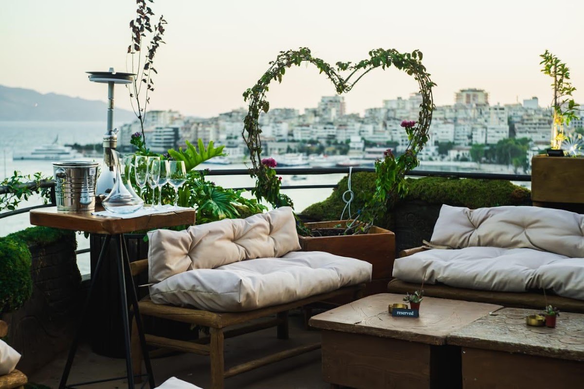 Jungle Rooftop Lounge — Saranda