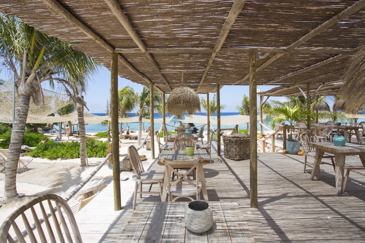 Koko's Beach Club & Restaurant — Jan Thiel