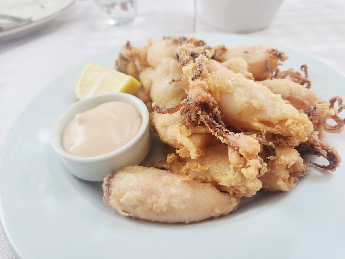 La Petite Taverne Windmills — Mykonos