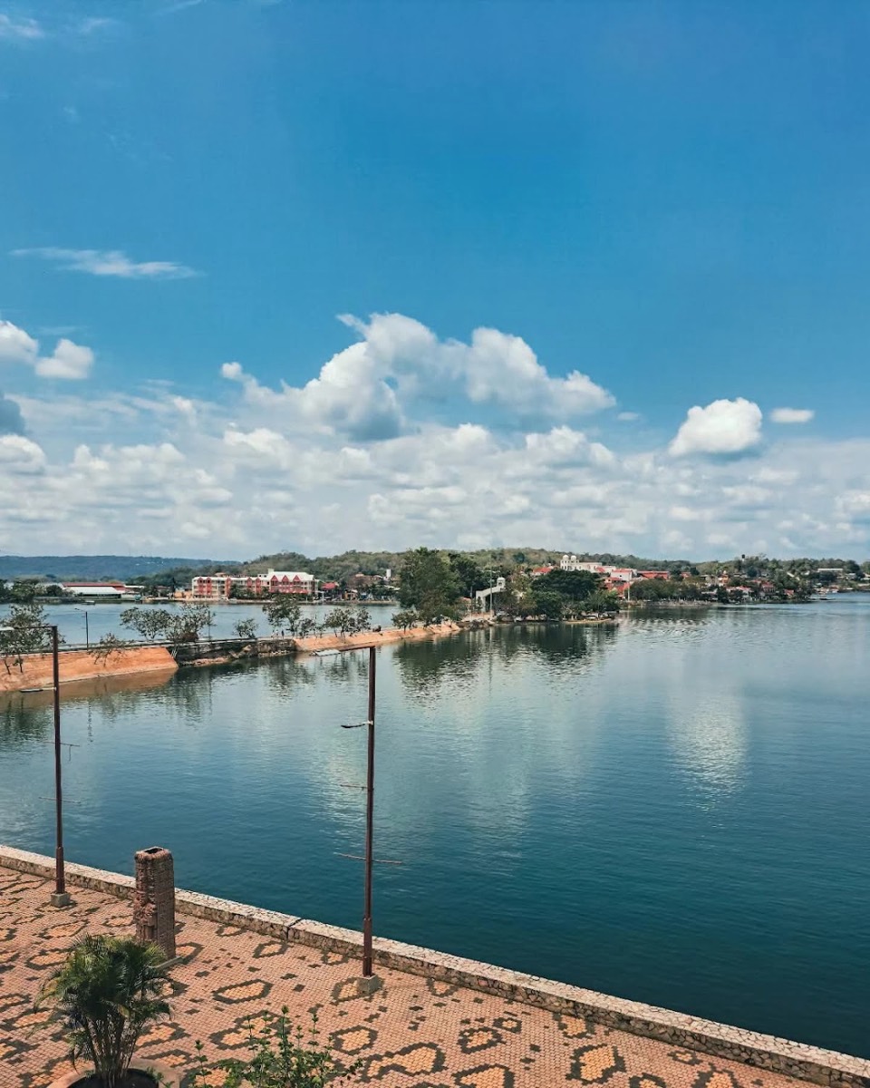 Lago Peten Itzá Flores Petén Guatemala — Flores & Tikal