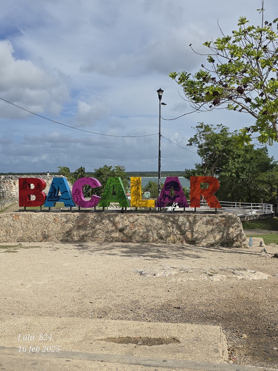 Laguna de los 7 colores — Bacalar
