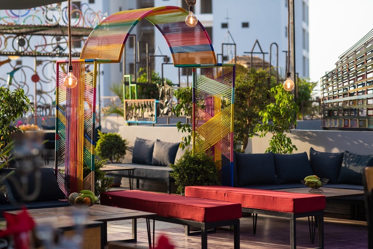 Loman Art House - B&B - Gallery - Cafe - Rooftop — Dakar