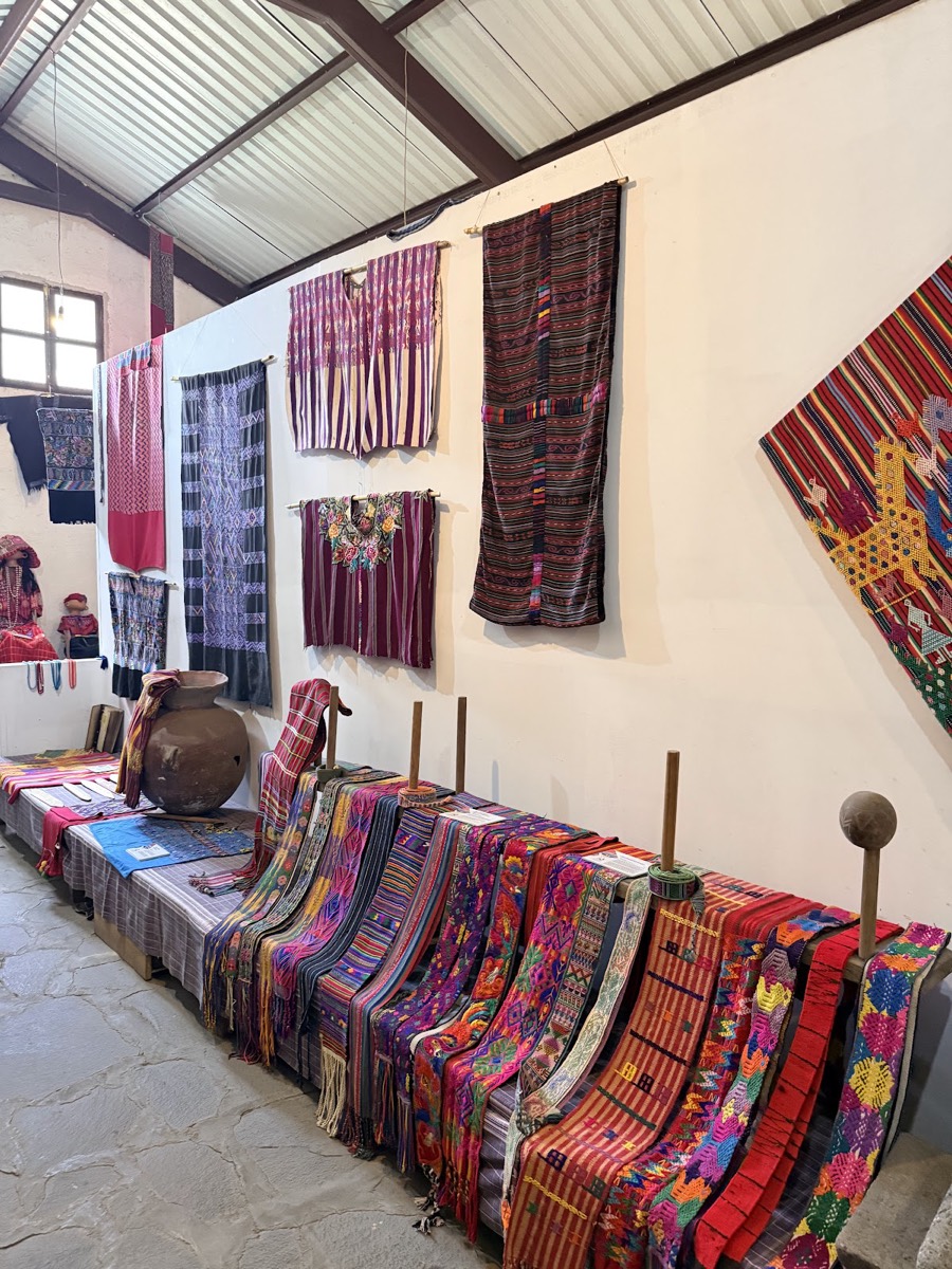 Museo Casa Del Tejido Antiguo — Antigua Guatemala