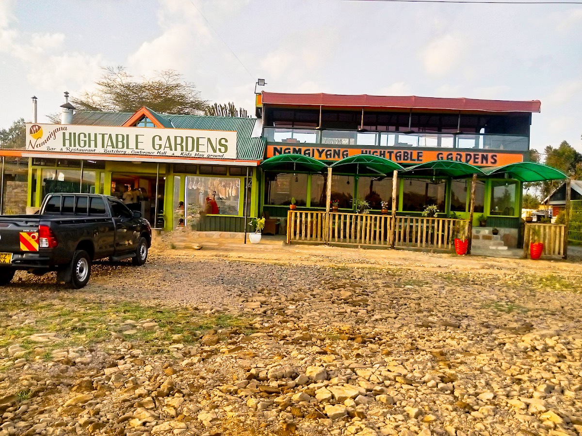 Namaiyana High Table Gardens Bar and Restaurant — Masai Mara