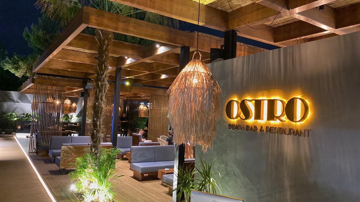 Ostro Beach Bar & Restaurant — Ksamil