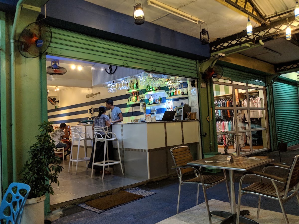 Pakbo Restaurant — Flic en Flac