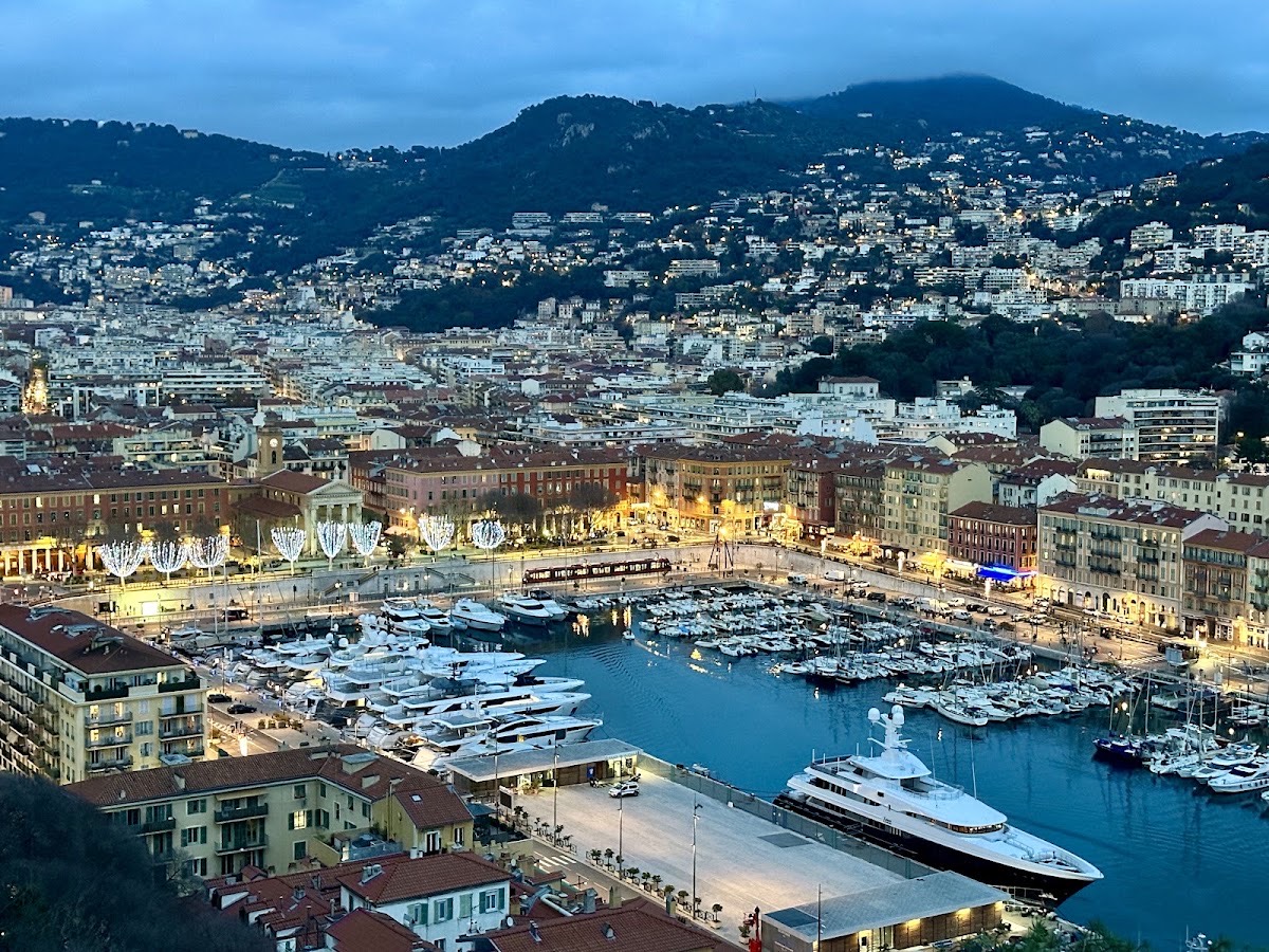 Panorama Est de la Colline du Château — Nizza