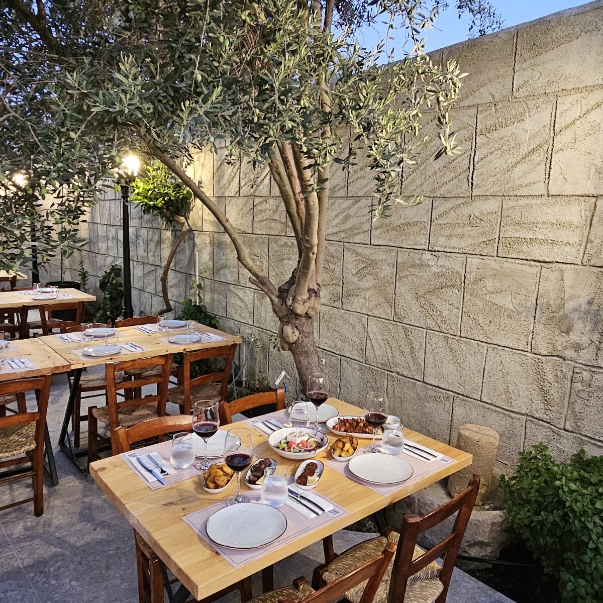 Paparouna Meze — Nikosia