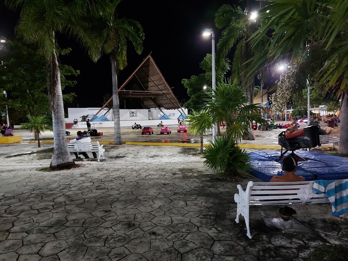 Parque de las Palapas — Cancun