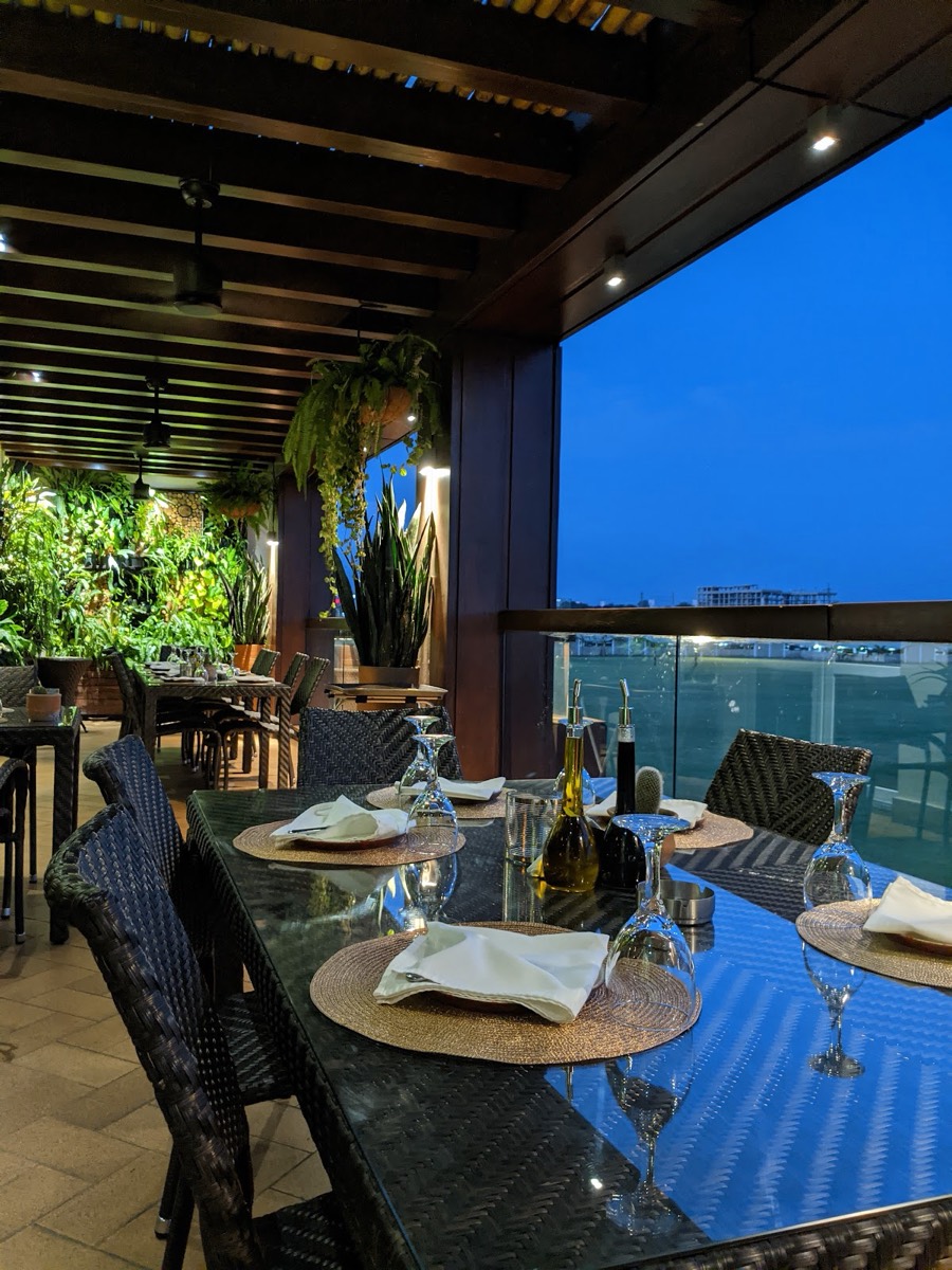 Polo Club Restaurant & Lounge — Accra