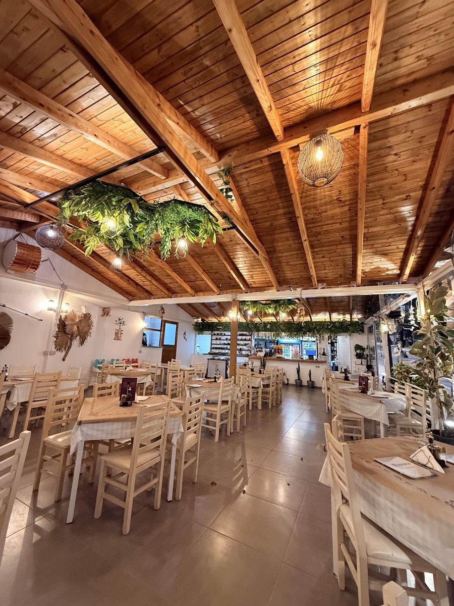Restorant Ujvara ksamil — Ksamil