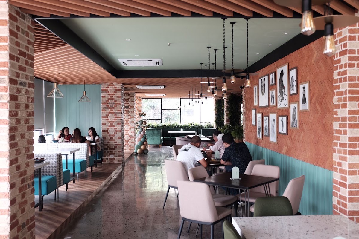 Roaster And Bear Restaurant — Yogyakarta