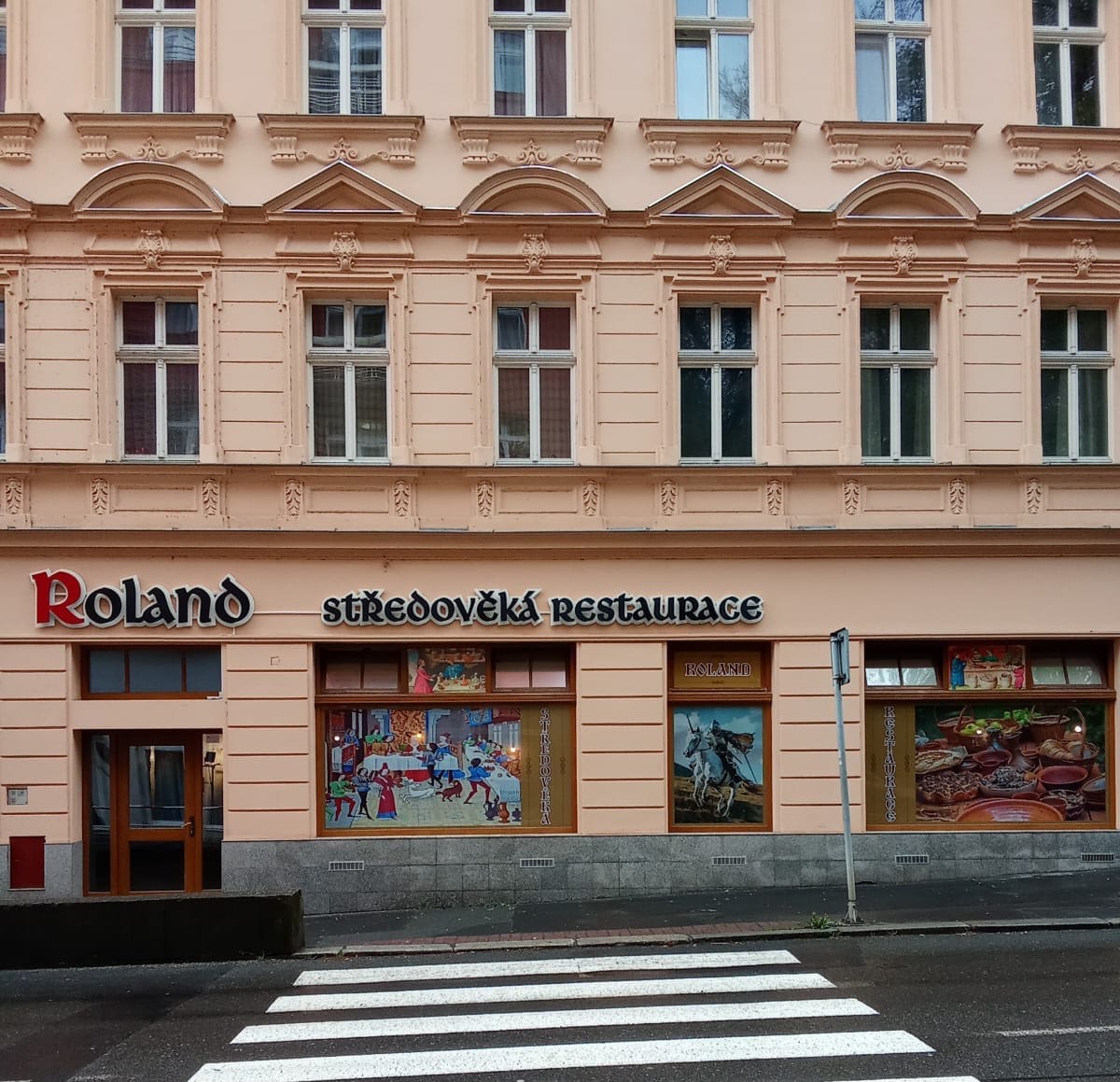 Roland středověká restaurace - mittelalterliches Restaurant