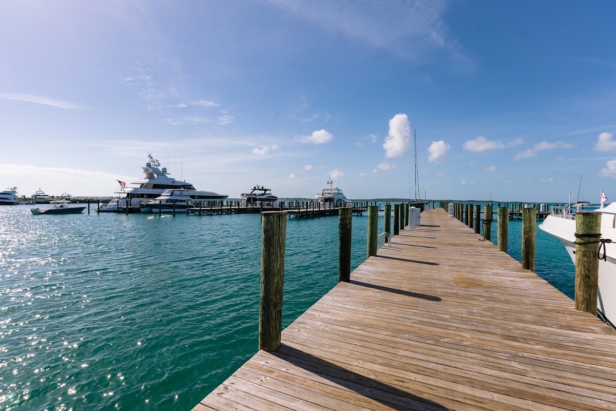 Romora Bay Resort and Marina — Harbour Island