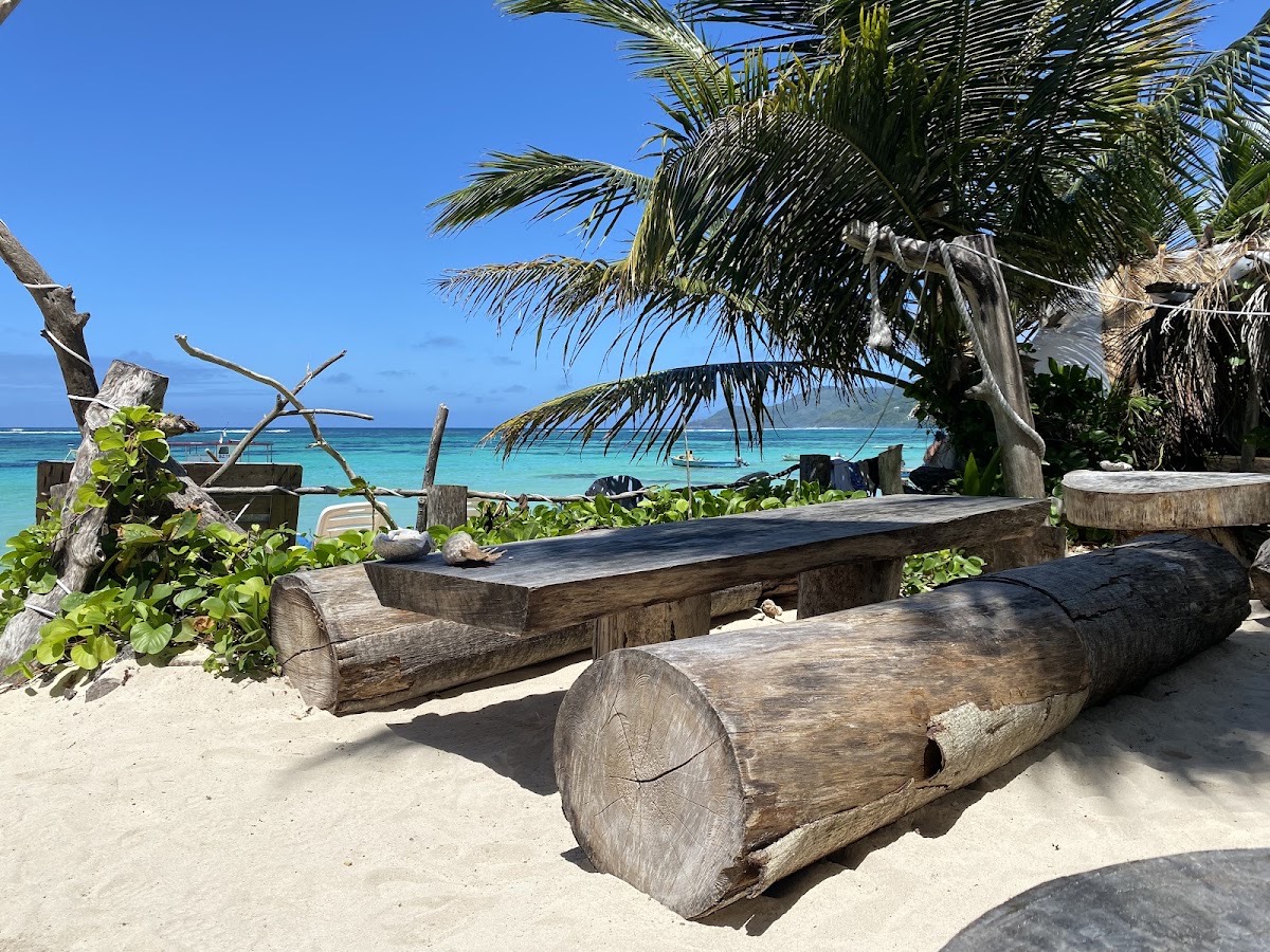 ROYAL BAY BEACH CLUB — Mahé