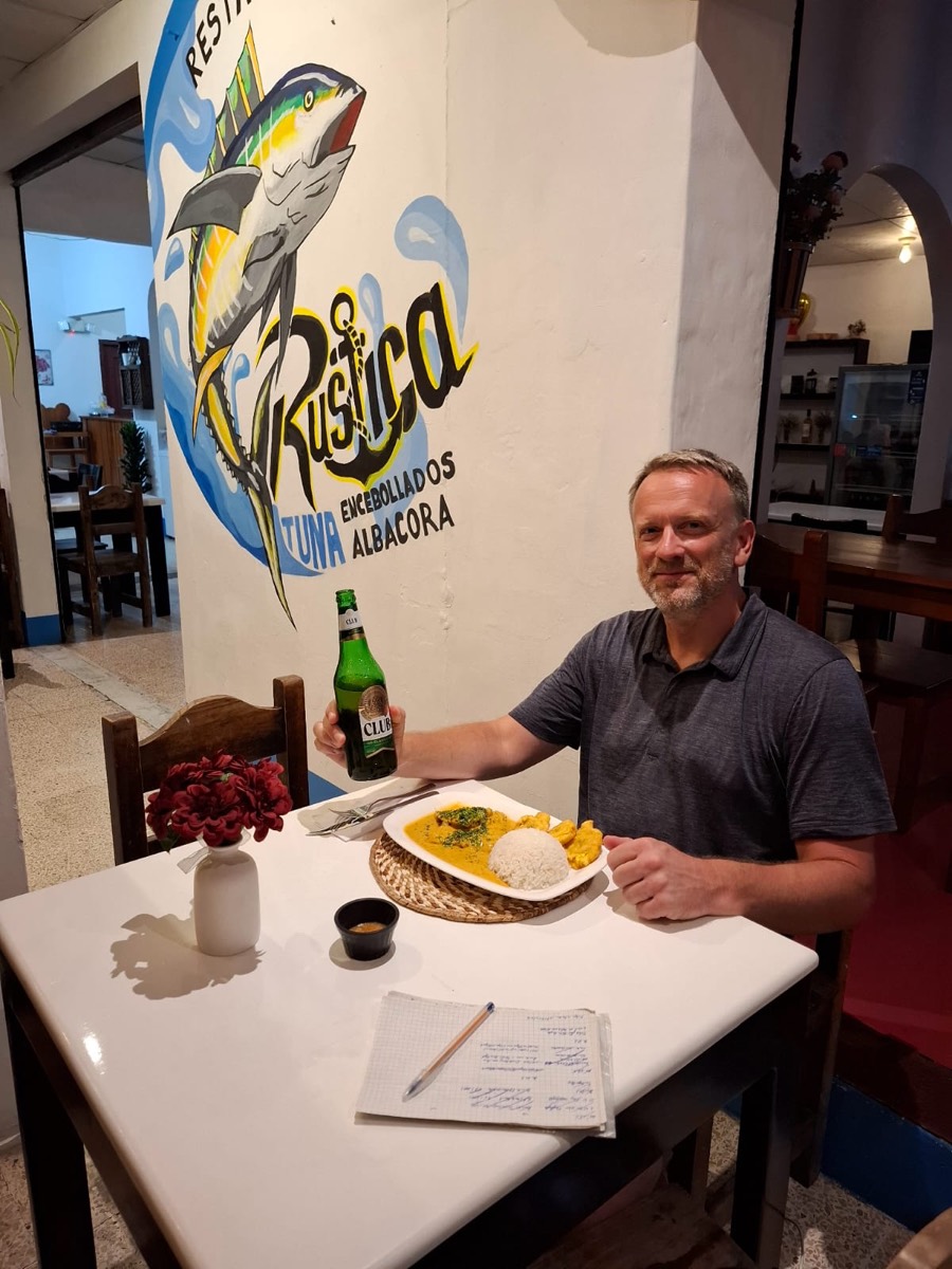 Rústica Restaurant Encebollados ,Ceviches ,Platos a la carta — Galápagos