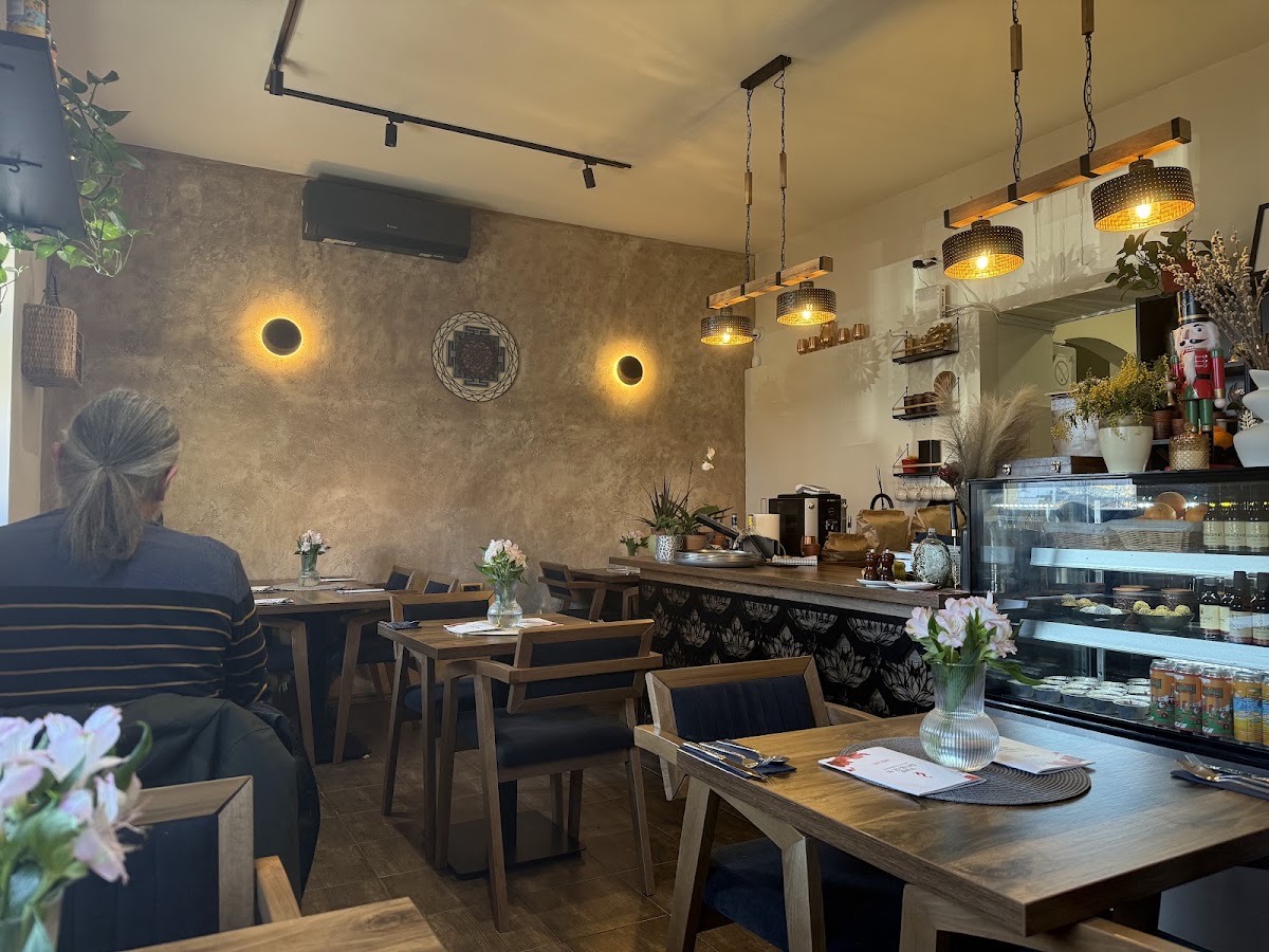 THE DUBAL'S RESTAURANT — Novi Sad