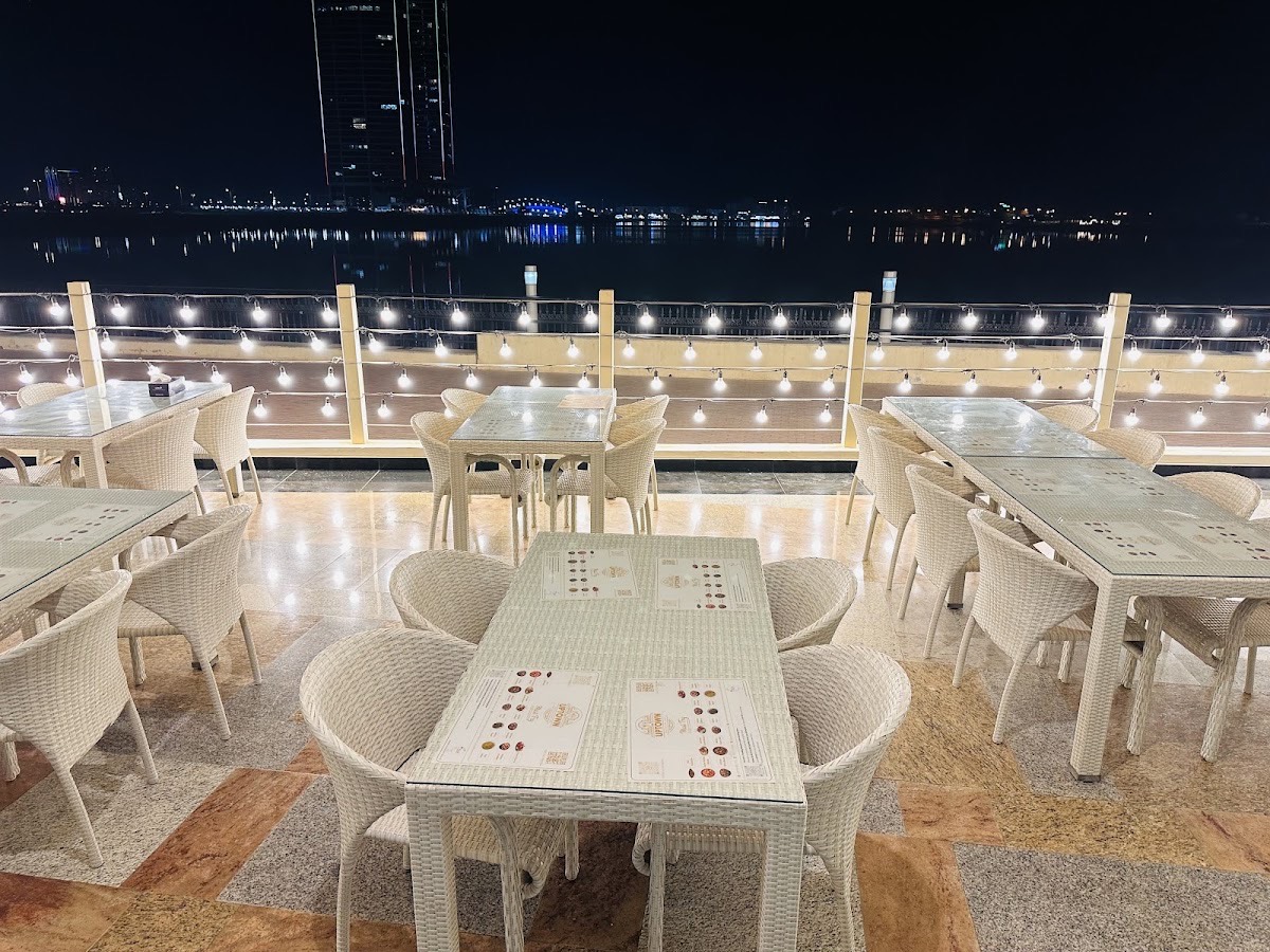 TOP UPTOWN RESTAURANT | مطعم توب أب تاون — Ras Al Khaimah