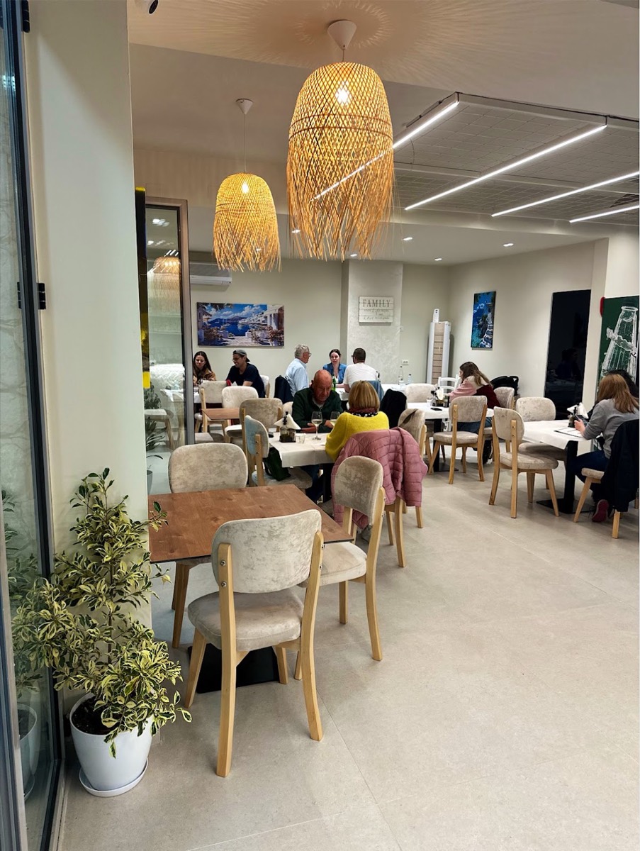 Traditional Restaurant Argjiro — Saranda