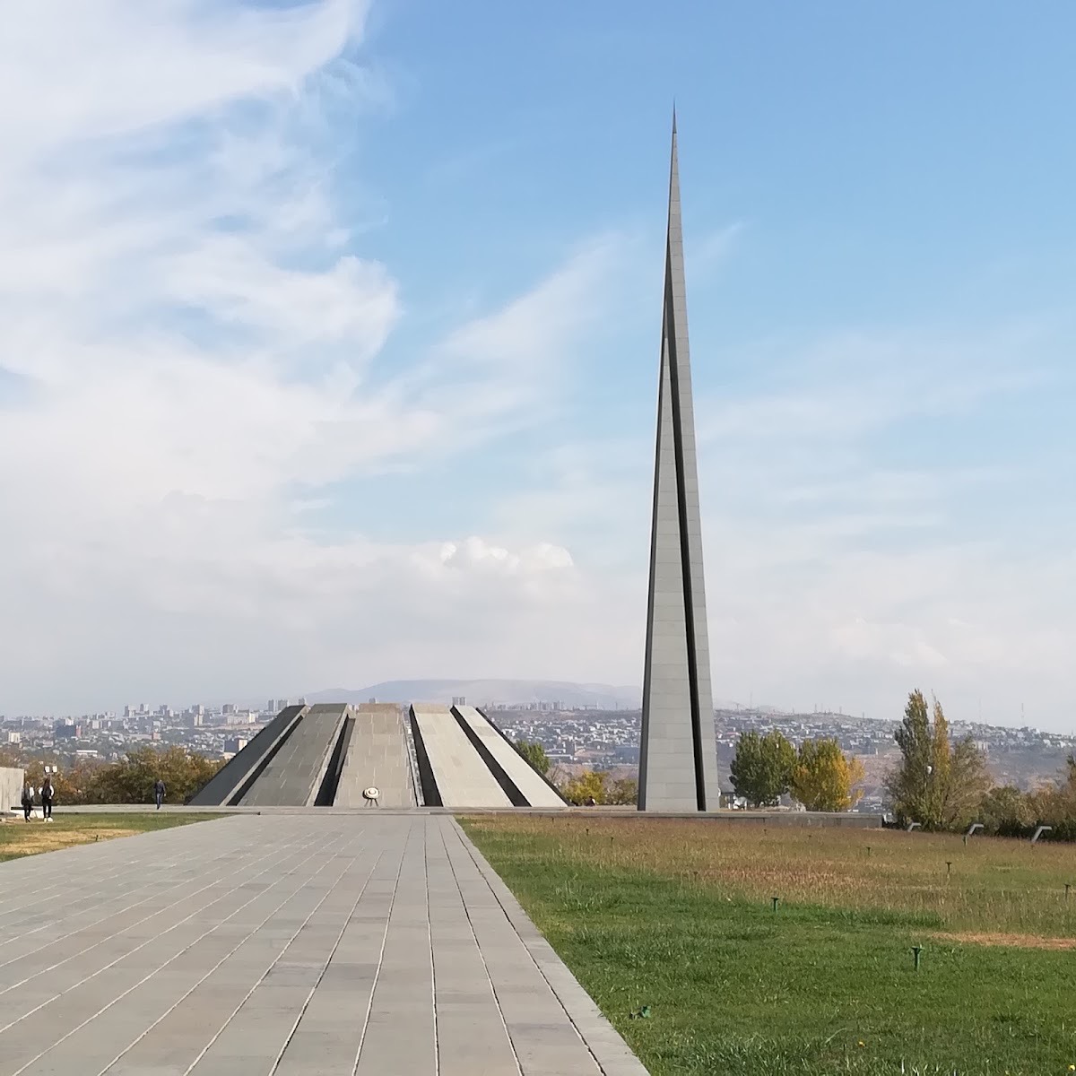 Tsitsernakaberd Armenian Genocide Memorial Complex — Eriwan